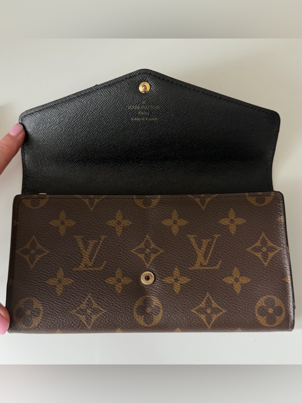 Louis Vuitton Sarah Wallet Reverse Monogram Giant Canvas Black Interior - Picture 8 of 11